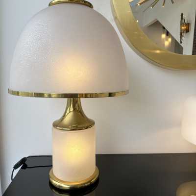 Large Murano glass and brass mushroom lamp by Fabbian. Italy 1970. in the style of Venini, Vistosi, La Murrina, Seguso, Aldo Nason, Poliarte, Carlo Aldo Nason for Mazzega, Stilnovo, Arteluce, Arredoluce, Artemide, Pierre Cardin, Lumi, Luci, Raak, Angelo Lelli Lelii, Francesco Bocola , Superstudio, Enrico Tronconi, Mario Bellini, Harvey Guzzini, Luigi Massoni, Martinelli, Fabio Lenci, Gio Ponti. metal stainless chrome floor lamp chandelier mid-century modern space age hollywood regency