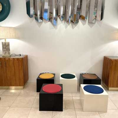 Set of 5 cube stools model Il Kubile in resin by MIM Roma. italy 1970. in the style of Gio Ponti, Gianfranco Frattini, Cassina, Osvaldo Borsani, Joe Colombo, Vico Magistretti, Ico Luisa Parisi, Mario Bellini, Tito Agnoli, Afra Tobia Carlo Scarpa, Luciano Frigerio, Sporiti, Marco Zanuso, Giulio Moscatelli, Formanova, Pierre Cardin poufs chairs stools mid-century modern space age italy 1960 1980