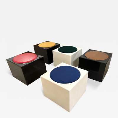 Set of 5 cube stools model Il Kubile in resin by MIM Roma. italy 1970. in the style of Gio Ponti, Gianfranco Frattini, Cassina, Osvaldo Borsani, Joe Colombo, Vico Magistretti, Ico Luisa Parisi, Mario Bellini, Tito Agnoli, Afra Tobia Carlo Scarpa, Luciano Frigerio, Sporiti, Marco Zanuso, Giulio Moscatelli, Formanova, Pierre Cardin poufs chairs stools mid-century modern space age italy 1960 1980