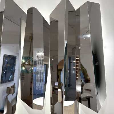 Large polished stainless steel metal wall lamp by Mario Torregiani. Italy 1990. in the style of Aldo Nason, Poliarte, Esperia, Angelo Brotto, Stilnovo, Arteluce, Arredoluce, Artemide, Pierre Cardin, Lumi, Luci, Raak, Angelo Lelii, Francesco Bocola, Superstudio, Enrico Tronconi, Mario Bellini, Harvey Guzzini , Luigi Massoni, Martinelli, Fabio Lenci, Gio Ponti, Sciolari, Willy Rizzo, Reggiani. lamp wall lightning chandelier sconces chrome stainless steel brass mid-century modern space age italy 1970 1980