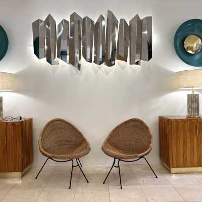 Large polished stainless steel metal wall lamp by Mario Torregiani. Italy 1990. in the style of Aldo Nason, Poliarte, Esperia, Angelo Brotto, Stilnovo, Arteluce, Arredoluce, Artemide, Pierre Cardin, Lumi, Luci, Raak, Angelo Lelii, Francesco Bocola, Superstudio, Enrico Tronconi, Mario Bellini, Harvey Guzzini , Luigi Massoni, Martinelli, Fabio Lenci, Gio Ponti, Sciolari, Willy Rizzo, Reggiani. lamp wall lightning chandelier sconces chrome stainless steel brass mid-century modern space age italy 1970 1980