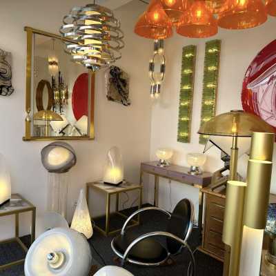 Pair of icicle lamps in white smoked Murano glass and metal by Mazzega. Italy 1970. design attributed to Carlo Nason. in the style of Venini, Vistosi, La Murrina, Aldo Nason, Stilnovo, Joe Colombo, Arteluce, Arredoluce, Lumi, Luci, Rggiani, Sciolari, Werner Pantone, Luigi Colani, Raak, Angelo Lelii, Angelo Brotto, Esperia, Martinelli, Pierre Cardin chandelier sconces pendant lightning mid-century modern space age brass stainless steel 1970