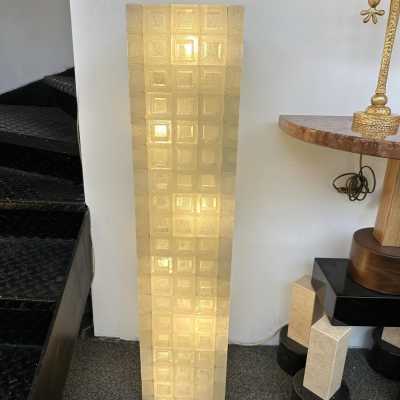 Skyscraper floor lamp in pressed glass cube by Poliarte. Italy 1970. in the style of Venini, Vistosi, La Murrina, Seguso, Aldo Nason, Poliarte, Carlo Aldo Nason for Mazzega, Stilnovo, Arteluce, Arredoluce, Artemide, Pierre Cardin, Lumi, Luci, Raak, Angelo Lelii, Francesco Bocola, Superstudio, Enrico Tronconi, Mario Bellini, Harvey Guzzini, Luigi Massoni, Martinelli, Fabio Lenci, Gio Ponti. brass metal chrome mid-century modern space age biancardi longobard
