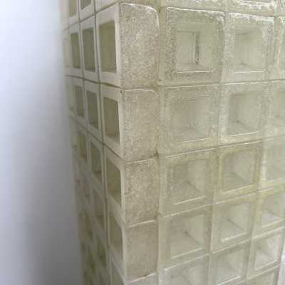 Skyscraper floor lamp in pressed glass cube by Poliarte. Italy 1970. in the style of Venini, Vistosi, La Murrina, Seguso, Aldo Nason, Poliarte, Carlo Aldo Nason for Mazzega, Stilnovo, Arteluce, Arredoluce, Artemide, Pierre Cardin, Lumi, Luci, Raak, Angelo Lelii, Francesco Bocola, Superstudio, Enrico Tronconi, Mario Bellini, Harvey Guzzini, Luigi Massoni, Martinelli, Fabio Lenci, Gio Ponti. brass metal chrome mid-century modern space age biancardi longobard