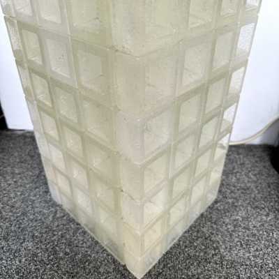 Skyscraper floor lamp in pressed glass cube by Poliarte. Italy 1970. in the style of Venini, Vistosi, La Murrina, Seguso, Aldo Nason, Poliarte, Carlo Aldo Nason for Mazzega, Stilnovo, Arteluce, Arredoluce, Artemide, Pierre Cardin, Lumi, Luci, Raak, Angelo Lelii, Francesco Bocola, Superstudio, Enrico Tronconi, Mario Bellini, Harvey Guzzini, Luigi Massoni, Martinelli, Fabio Lenci, Gio Ponti. brass metal chrome mid-century modern space age biancardi longobard