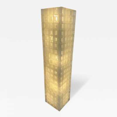 Skyscraper floor lamp in pressed glass cube by Poliarte. Italy 1970. in the style of Venini, Vistosi, La Murrina, Seguso, Aldo Nason, Poliarte, Carlo Aldo Nason for Mazzega, Stilnovo, Arteluce, Arredoluce, Artemide, Pierre Cardin, Lumi, Luci, Raak, Angelo Lelii, Francesco Bocola, Superstudio, Enrico Tronconi, Mario Bellini, Harvey Guzzini, Luigi Massoni, Martinelli, Fabio Lenci, Gio Ponti. brass metal chrome mid-century modern space age biancardi longobard