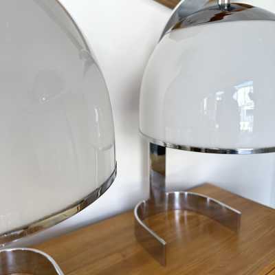 Pair of lamps in chromed metal and Murano glass. Italy 1970. design attributed to Reggiani. in the style of Venini, Vistosi, La Murrina, Seguso, Carlo Nason, Poliarte, Esperia, Angelo Brotto, Stilnovo, Arteluce, Arredoluce, Artemide, Pierre Cardin, Lumi, Luci, Raak, Angelo Lelii, Francesco Bocola, Superstudio, Enrico Tronconi , Mario Bellini, Harvey Guzzini, Luigi Massoni, Martinelli, Fabio Lenci, Gio Ponti floor lamp chandelier pendant lightning brass stainless steel mid-century modern space age italy