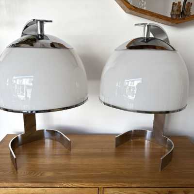 Pair of lamps in chromed metal and Murano glass. Italy 1970. design attributed to Reggiani. in the style of Venini, Vistosi, La Murrina, Seguso, Carlo Nason, Poliarte, Esperia, Angelo Brotto, Stilnovo, Arteluce, Arredoluce, Artemide, Pierre Cardin, Lumi, Luci, Raak, Angelo Lelii, Francesco Bocola, Superstudio, Enrico Tronconi , Mario Bellini, Harvey Guzzini, Luigi Massoni, Martinelli, Fabio Lenci, Gio Ponti floor lamp chandelier pendant lightning brass stainless steel mid-century modern space age italy