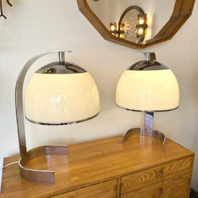 Pair of lamps in chromed metal and Murano glass. Italy 1970. design attributed to Reggiani. in the style of Venini, Vistosi, La Murrina, Seguso, Carlo Nason, Poliarte, Esperia, Angelo Brotto, Stilnovo, Arteluce, Arredoluce, Artemide, Pierre Cardin, Lumi, Luci, Raak, Angelo Lelii, Francesco Bocola, Superstudio, Enrico Tronconi , Mario Bellini, Harvey Guzzini, Luigi Massoni, Martinelli, Fabio Lenci, Gio Ponti floor lamp chandelier pendant lightning brass stainless steel mid-century modern space age italy