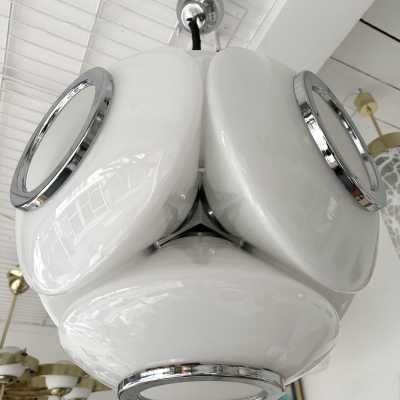 Chandelier or satellite suspension in white Murano glass and chromed metal by Reggiani. Italy 1970 brass mid-century space age