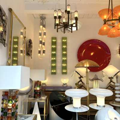 Brass and glass tube chandelier by Sciolari. Italy 1960. in the style of Venini, Vistosi, La Murrina, Seguso, Aldo Nason, Poliarte, Esperia, Angelo Brotto, Stilnovo, Arteluce, Arredoluce, Artemide, Pierre Cardin, Lumi, Luci, Raak, Angelo Lelii, Francesco Bocola, Superstudio , Enrico Tronconi, Mario Bellini, Harvey Guzzini, Luigi Massoni, Martinelli, Fabio Lenci, Gio Ponti, Reggiani metal sconces during lightning mid-century modern italy 1970