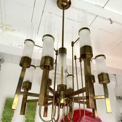 Brass and glass tube chandelier by Sciolari. Italy 1960. in the style of Venini, Vistosi, La Murrina, Seguso, Aldo Nason, Poliarte, Esperia, Angelo Brotto, Stilnovo, Arteluce, Arredoluce, Artemide, Pierre Cardin, Lumi, Luci, Raak, Angelo Lelii, Francesco Bocola, Superstudio , Enrico Tronconi, Mario Bellini, Harvey Guzzini, Luigi Massoni, Martinelli, Fabio Lenci, Gio Ponti, Reggiani metal sconces during lightning mid-century modern italy 1970