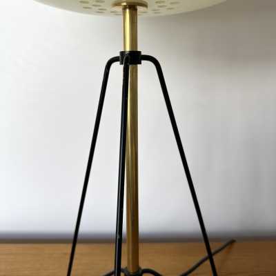 Table lamp in yellow and white methacrylate, black lacquered metal and brass by Stilnovo. Italy 1960. Original publisher's label. in the style of Reggiani, Sciolari, Francesco Buzzi Ceriani, Angelo Brotto for Esperia, Aldo Carlo Nason for Mazzega, Venini, Vistosi, La Murrina, Toni Zuccheri, Fontana Arte, Artemide, Arteluce, Arredoluce, Luigi Caccia Dominioni floor lamp chandelier sconces metal stainless steel mid-century modern space age modernist italy 1950 1970