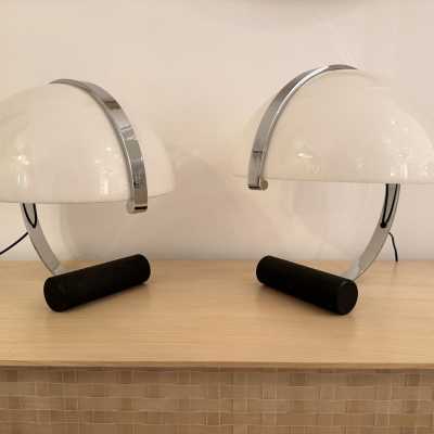 Pair of lamps in chromed metal and white methacrylate by Stilnovo for Artimeta. Italy 1970 in the style of Stilnovo, Joe Colombo, Arteluce, Arredoluce, Lumi, Luci, Rggiani, Sciolari, Werner Pantone, Luigi Colani, Raak, Angelo Lelii, Angelo Brotto, Esperia, Francesco Bocola, Superstudio, Enrico Tronconi, Mario Bellini, Harvey Guzzini, Luigi Massoni, Martinelli, Pierre Cardin, Fabio Lenci, Gio Ponti. chandelier sconces pendant lightning brass stainless steel wood mid-century modern space age 1960 1970 1980