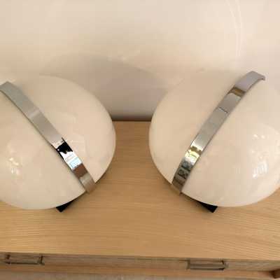 Pair of lamps in chromed metal and white methacrylate by Stilnovo for Artimeta. Italy 1970 in the style of Stilnovo, Joe Colombo, Arteluce, Arredoluce, Lumi, Luci, Rggiani, Sciolari, Werner Pantone, Luigi Colani, Raak, Angelo Lelii, Angelo Brotto, Esperia, Francesco Bocola, Superstudio, Enrico Tronconi, Mario Bellini, Harvey Guzzini, Luigi Massoni, Martinelli, Pierre Cardin, Fabio Lenci, Gio Ponti. chandelier sconces pendant lightning brass stainless steel wood mid-century modern space age 1960 1970 1980