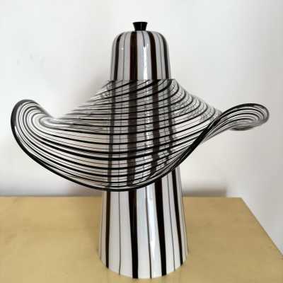 Murano glass lamp by Venini. Italy 1970. in the style of Esperia, Vistosi, La Murrina, Seguso, Aldo Nason, Poliarte, Carlo Aldo Nason for Mazzega, Stilnovo, Arteluce, Arredoluce, Artemide chandelier sconces during lightning brass wood stainless steel 1980 1970 mid-century modern space age