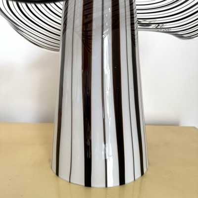 Murano glass lamp by Venini. Italy 1970. in the style of Esperia, Vistosi, La Murrina, Seguso, Aldo Nason, Poliarte, Carlo Aldo Nason for Mazzega, Stilnovo, Arteluce, Arredoluce, Artemide chandelier sconces during lightning brass wood stainless steel 1980 1970 mid-century modern space age