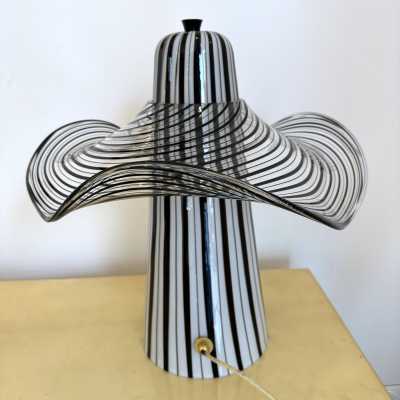 Murano glass lamp by Venini. Italy 1970. in the style of Esperia, Vistosi, La Murrina, Seguso, Aldo Nason, Poliarte, Carlo Aldo Nason for Mazzega, Stilnovo, Arteluce, Arredoluce, Artemide chandelier sconces during lightning brass wood stainless steel 1980 1970 mid-century modern space age