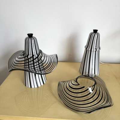Pair of Murano glass lamps by Venini. Italy 1970. in the style of Esperia, Vistosi, La Murrina, Seguso, Aldo Nason, Poliarte, Carlo Aldo Nason for Mazzega, Stilnovo, Arteluce, Arredoluce, Artemide, Pierre Cardin, Lumi, Luci, RAAK, Angelo Lelli Lelii, Francesco Bocola , Superstudio, Enrico Tronconi, Mario Bellini, Harvey Guzzini, Luigi Massoni, Martinelli, Fabio Lenci, Gio Ponti. brass chrome metal stainless steel mid-century modern space age