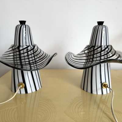 Pair of Murano glass lamps by Venini. Italy 1970. in the style of Esperia, Vistosi, La Murrina, Seguso, Aldo Nason, Poliarte, Carlo Aldo Nason for Mazzega, Stilnovo, Arteluce, Arredoluce, Artemide, Pierre Cardin, Lumi, Luci, RAAK, Angelo Lelli Lelii, Francesco Bocola , Superstudio, Enrico Tronconi, Mario Bellini, Harvey Guzzini, Luigi Massoni, Martinelli, Fabio Lenci, Gio Ponti. brass chrome metal stainless steel mid-century modern space age