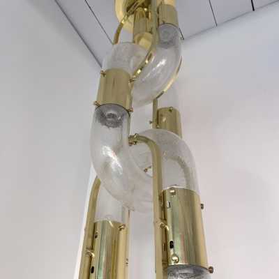 Chandelier or chain suspension in Murano glass and brass by Aldo Nason for Mazzega. Italy 1970s. in the style of Venini, Vistosi, La Murrina, Seguso, Carlo Nason, Poliarte, Esperia, Angelo Brotto, Stilnovo, Arteluce, Arredoluce, Artemide, Pierre Cardin, Lumi, Luci, Raak, Angelo Lelii, Francesco Bocola, Superstudio, Enrico Tronconi , Mario Bellini, Harvey Guzzini, Luigi Massoni, Martinelli, Fabio Lenci, Gio Ponti. metal stainless steel mid-century modern space pendant lightning floor lamp light
