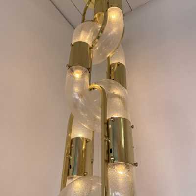 Chandelier or chain suspension in Murano glass and brass by Aldo Nason for Mazzega. Italy 1970s. in the style of Venini, Vistosi, La Murrina, Seguso, Carlo Nason, Poliarte, Esperia, Angelo Brotto, Stilnovo, Arteluce, Arredoluce, Artemide, Pierre Cardin, Lumi, Luci, Raak, Angelo Lelii, Francesco Bocola, Superstudio, Enrico Tronconi , Mario Bellini, Harvey Guzzini, Luigi Massoni, Martinelli, Fabio Lenci, Gio Ponti. metal stainless steel mid-century modern space pendant lightning floor lamp light