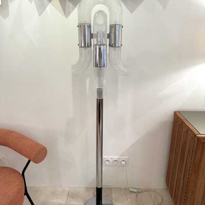 Chrome Metal and Murano Glass Chain Floor Lamp by Aldo Nason for Mazzega. Italy 1970. in the style of Carlo Nason, Venini, Vistosi, La Murrina, Hollywood Regency, Poliarte, Stilnovo, Arteluce, Artemide, Esperia, Veronese. lamp chandelier sconces brass pendant lightning italy 1980 1960 mid-century modern space age