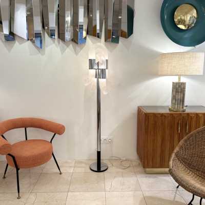 Chrome Metal and Murano Glass Chain Floor Lamp by Aldo Nason for Mazzega. Italy 1970. in the style of Carlo Nason, Venini, Vistosi, La Murrina, Hollywood Regency, Poliarte, Stilnovo, Arteluce, Artemide, Esperia, Veronese. lamp chandelier sconces brass pendant lightning italy 1980 1960 mid-century modern space age