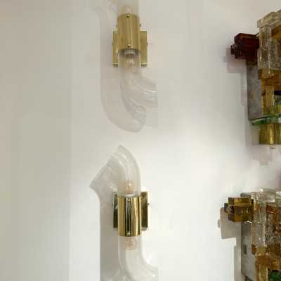 Pair of chain sconces in brass and murano glass by Aldo Nason for Mazzega. Italy 1970. in the style of Venini, Vistosi, La Murrina, Seguso, Carlo Nason, Poliarte, Esperia, Angelo Brotto, Stilnovo, Arteluce, Arredoluce, Artemide, Pierre Cardin, Lumi, Luci, Raak, Angelo Lelii, Francesco Bocola, Superstudio , Enrico Tronconi, Mario Bellini, Harvey Guzzini, Luigi Massoni, Martinelli, Fabio Lenci, Gio Ponti. sconces chandelier lamp lightning floor lamp metal chrome mid-century modern space age italy