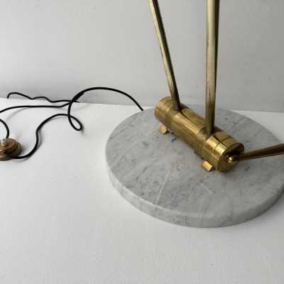 Floor lamp in brass, marble and lacquered metal by Angelo Lelii for Arredoluce. Italy 1960. in the style of Venini, Vistosi, La Murrina, Seguso, Aldo Nason, Poliarte, Carlo Aldo Nason for Mazzega, Stilnovo, Arteluce, Artemide, Pierre Cardin, Lumi, Luci, Raak, Esperia, Francesco Bocola, Superstudio, Enrico Tronconi, Mario Bellini, Harvey Guzzini, Luigi Massoni, Martinelli, Fabio Lenci, Gio Ponti. 1950 chrome stainless steel metal space age mid-century modern