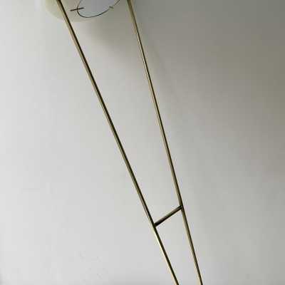 Floor lamp in brass, marble and lacquered metal by Angelo Lelii for Arredoluce. Italy 1960. in the style of Venini, Vistosi, La Murrina, Seguso, Aldo Nason, Poliarte, Carlo Aldo Nason for Mazzega, Stilnovo, Arteluce, Artemide, Pierre Cardin, Lumi, Luci, Raak, Esperia, Francesco Bocola, Superstudio, Enrico Tronconi, Mario Bellini, Harvey Guzzini, Luigi Massoni, Martinelli, Fabio Lenci, Gio Ponti. 1950 chrome stainless steel metal space age mid-century modern