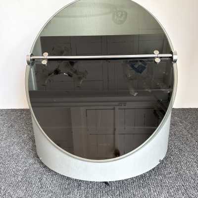 Rolling bar in stainless steel and glass by Claudio Salocchi. Italy 1970. in the style of Mario Sabot, Willy Rizzo, Maison Jansen, Hollywood Regency, Gio Ponti, Gianfranco Frattini, Cassina, Osvaldo Borsani, Joe Colombo, Vico Magistretti, Ico Luisa Parisi, Mario Bellini, Tito Agnoli, Afra Tobia Carlo Scarpa , Luciano Frigerio, Sporiti, Marco Zanuso, Giulio Moscatelli, Formanova. mid-century modern space age brass metal wood dry bar