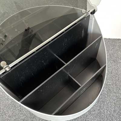Rolling bar in stainless steel and glass by Claudio Salocchi. Italy 1970. in the style of Mario Sabot, Willy Rizzo, Maison Jansen, Hollywood Regency, Gio Ponti, Gianfranco Frattini, Cassina, Osvaldo Borsani, Joe Colombo, Vico Magistretti, Ico Luisa Parisi, Mario Bellini, Tito Agnoli, Afra Tobia Carlo Scarpa , Luciano Frigerio, Sporiti, Marco Zanuso, Giulio Moscatelli, Formanova. mid-century modern space age brass metal wood dry bar