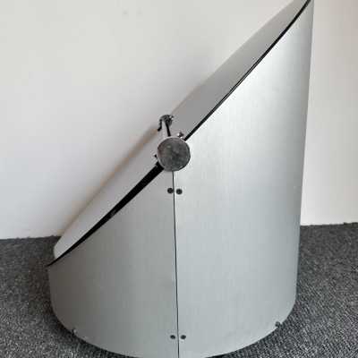 Rolling bar in stainless steel and glass by Claudio Salocchi. Italy 1970. in the style of Mario Sabot, Willy Rizzo, Maison Jansen, Hollywood Regency, Gio Ponti, Gianfranco Frattini, Cassina, Osvaldo Borsani, Joe Colombo, Vico Magistretti, Ico Luisa Parisi, Mario Bellini, Tito Agnoli, Afra Tobia Carlo Scarpa , Luciano Frigerio, Sporiti, Marco Zanuso, Giulio Moscatelli, Formanova. mid-century modern space age brass metal wood dry bar