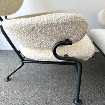 Pair of PL19 armchairs in lacquered metal and bouclé fabrics by Franco Albini for Poggi. Italy 1960. in the style of Gio Ponti, Gianfranco Frattini, Cassina, Osvaldo Borsani, Joe Colombo, Vico Magistretti, Luisa Parisi, Mario Bellini, Tito Agnoli, Afra Tobia Carlo Scarpa, Luciano Frigerio, Sporiti, Marco Zanuso, Giulio Moscatelli, Formanova . slipper chairs brass stainless steel mid-century modern space age italy 1950 1970