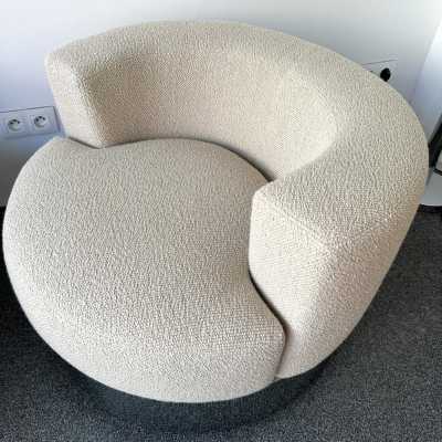 Pair of Mala model armchairs by Franco Fraschini for the publisher Driade. Italy 1970. Reupholstered. From one of Driade's first historical collection "Programma 2 ricerche di design" year 1972. in the style of Gio Ponti, Gianfranco Frattini, 1970s Cassina, Osvaldo Borsani, Joe Colombo, Vico Magistretti, Ico Luisa Parisi, Mario Bellini, Tito Agnoli, Afra Tobia Carlo Scarpa, Luciano Frigerio, Sporiti, Marco Zanuso, Giulio Moscatelli, Formanova, Marzio Cecchi, Willy Rizzo. mid-century modern space