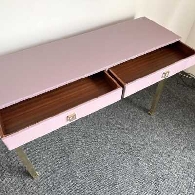 console table with drawers in parma lacquered wood and brass by Guy Lefèvre. France 1970 in the style of Maison Jansen, Mahey, Willy Rizzo, Mario Sabot, Charles. metal stainless steel mid-century modern space age hollywood regency side tables coffee table bar
