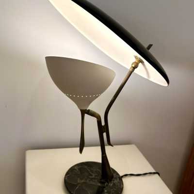 rare Desk lamp in brass, marble and lacquered metal by Lumen. Italy 1950. in the style of Reggiani, Sciolari, Francesco Buzzi Ceriani, Stilnovo, Angelo Brotto for Esperia, Aldo Carlo Nason for Mazzega, Venini, Vistosi, La Murrina, Toni Zuccheri, Fontana Arte, Artemide, Arteluce, Arredoluce, Luigi Caccia Dominioni . mid-century modern space chandelier ceiling pendant lightning floor lamp wood