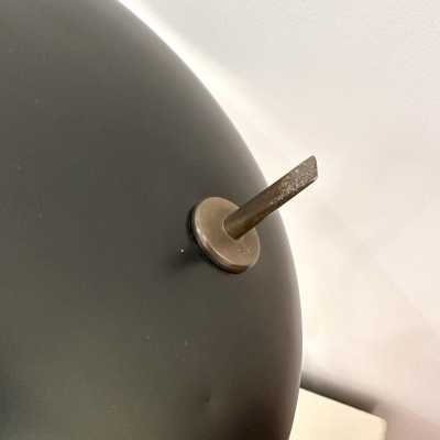 rare Desk lamp in brass, marble and lacquered metal by Lumen. Italy 1950. in the style of Reggiani, Sciolari, Francesco Buzzi Ceriani, Stilnovo, Angelo Brotto for Esperia, Aldo Carlo Nason for Mazzega, Venini, Vistosi, La Murrina, Toni Zuccheri, Fontana Arte, Artemide, Arteluce, Arredoluce, Luigi Caccia Dominioni . mid-century modern space chandelier ceiling pendant lightning floor lamp wood