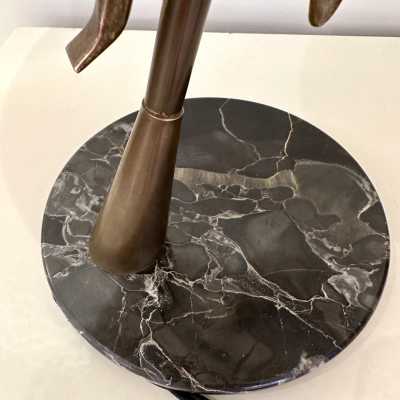 rare Desk lamp in brass, marble and lacquered metal by Lumen. Italy 1950. in the style of Reggiani, Sciolari, Francesco Buzzi Ceriani, Stilnovo, Angelo Brotto for Esperia, Aldo Carlo Nason for Mazzega, Venini, Vistosi, La Murrina, Toni Zuccheri, Fontana Arte, Artemide, Arteluce, Arredoluce, Luigi Caccia Dominioni . mid-century modern space chandelier ceiling pendant lightning floor lamp wood