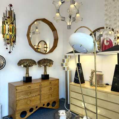 Pair of Mid-Century Modern Hollywood regency Iconic table or bedside lamps brass palm tree, black melamine base by Christian Techoueyres for Maison Jansen, one of the best model, nice patina. floor lamp 