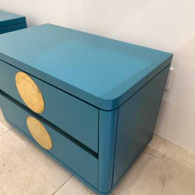 Pair of bedside tables or side tables in turquoise lacquered wood and brass. Italy 1990 in the style of Mid-Century Modern Space Age Hollywood Regency, Jean Claude Mahey, Mario Sabot, Willy Rizzo, Maison Charles.