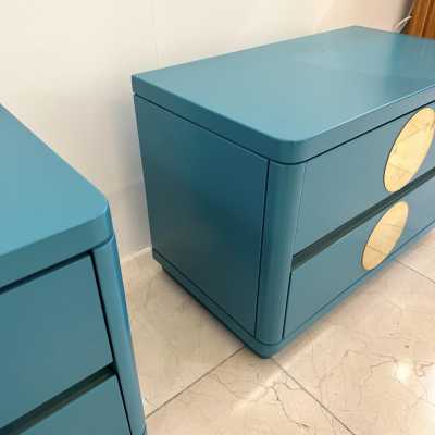 Pair of bedside tables or side tables in turquoise lacquered wood and brass. Italy 1990 in the style of Mid-Century Modern Space Age Hollywood Regency, Jean Claude Mahey, Mario Sabot, Willy Rizzo, Maison Charles.