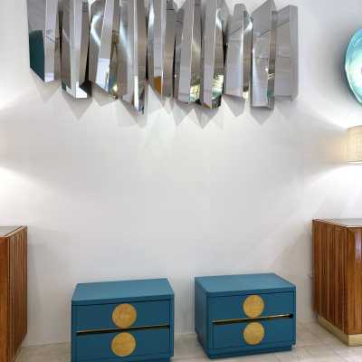 Pair of bedside tables or side tables in turquoise lacquered wood and brass. Italy 1990 in the style of Mid-Century Modern Space Age Hollywood Regency, Jean Claude Mahey, Mario Sabot, Willy Rizzo, Maison Charles.