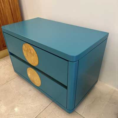 Pair of bedside tables or side tables in turquoise lacquered wood and brass. Italy 1990 in the style of Mid-Century Modern Space Age Hollywood Regency, Jean Claude Mahey, Mario Sabot, Willy Rizzo, Maison Charles.