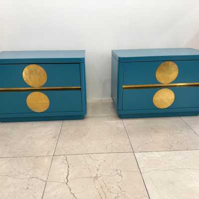 Pair of bedside tables or side tables in turquoise lacquered wood and brass. Italy 1990 in the style of Mid-Century Modern Space Age Hollywood Regency, Jean Claude Mahey, Mario Sabot, Willy Rizzo, Maison Charles.