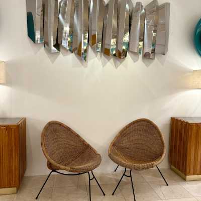 Pair of rattan and black lacquered metal armchairs by Roberto Mango. Italy 1950. in the style of Janine Abraham, Mathieu Matégot, Vivai Del Sud, Maison Jansen, Galerie Maison et Jardin, Gio Ponti, Gianfranco Frattini, Cassina, Osvaldo Borsani, Joe Colombo, Vico Magistretti, Luisa Parisi, Mario Bellini , Tito Agnoli, Afra Tobia Carlo Scarpa, Luciano Frigerio, Sporiti, Marco Zanuso, Giulio Moscatelli, Formanova. mid-century modern italy 1970 brass wood