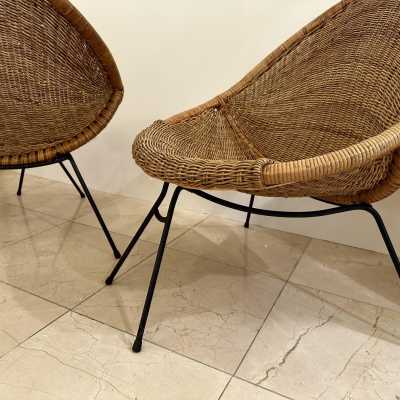 Pair of rattan and black lacquered metal armchairs by Roberto Mango. Italy 1950. in the style of Janine Abraham, Mathieu Matégot, Vivai Del Sud, Maison Jansen, Galerie Maison et Jardin, Gio Ponti, Gianfranco Frattini, Cassina, Osvaldo Borsani, Joe Colombo, Vico Magistretti, Luisa Parisi, Mario Bellini , Tito Agnoli, Afra Tobia Carlo Scarpa, Luciano Frigerio, Sporiti, Marco Zanuso, Giulio Moscatelli, Formanova. mid-century modern italy 1970 brass wood