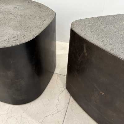Pair of free-form pebble tables in patinated steel and concrete by Stéphane Ducatteau. France 2000. signed and dated 2008 contemporary mid-century modern design brutalist brass iron metal stainless steel side tables