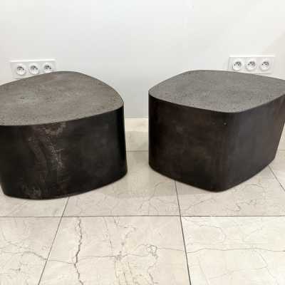 Pair of free-form pebble tables in patinated steel and concrete by Stéphane Ducatteau. France 2000. signed and dated 2008 contemporary mid-century modern design brutalist brass iron metal stainless steel side tables